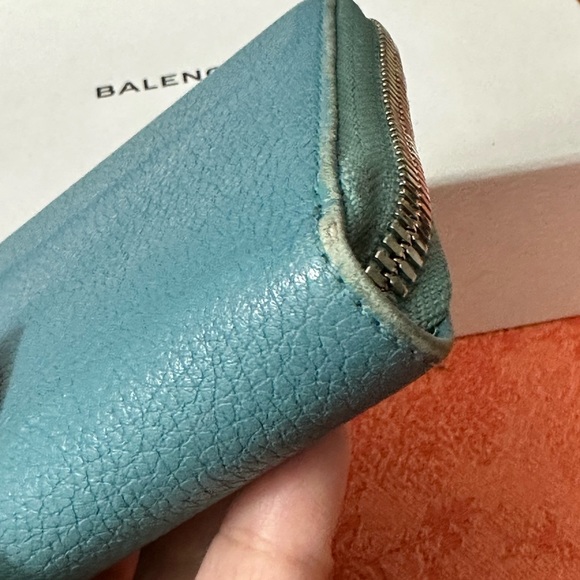 Balenciaga Round Zip Wallet Blue Soft Leather - Picture 6 of 15